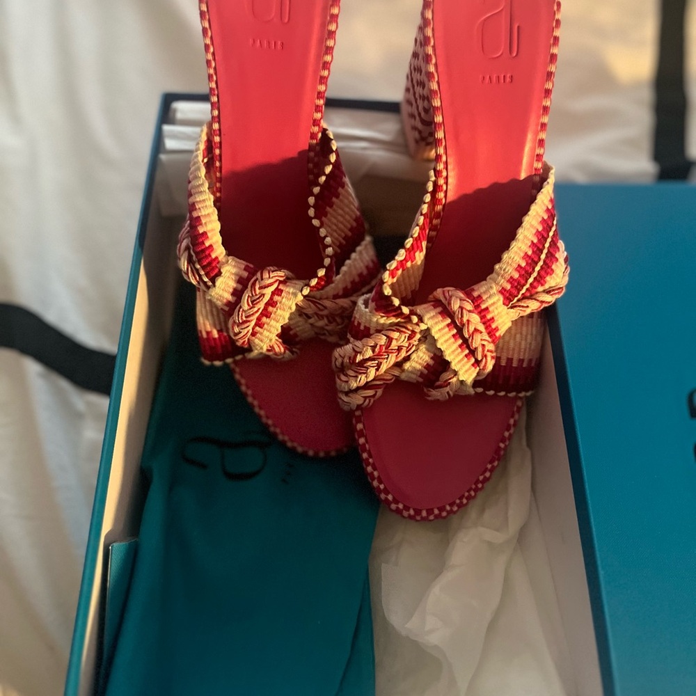 Almost new Antolina Paris pink woven block heeled open-toe sandals. With box. - Picture 4 of 8